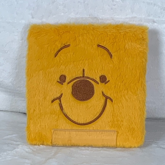 Disney Winnie the Pooh Eyeshadow Palette - Warm Neutrals - Picture 2 of 5